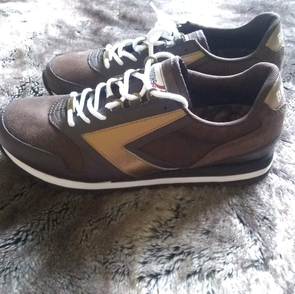 Brooks Chariot Vintage Style Runner